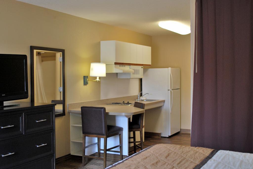 Extended America - - Fairfield County 2* Shelton